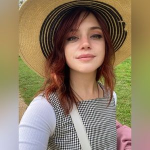 Meet your Posher, Casey